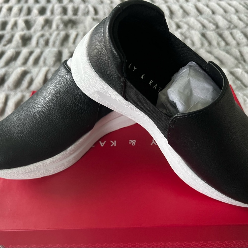 Kelly & Katie Black and White Casual Sneakers